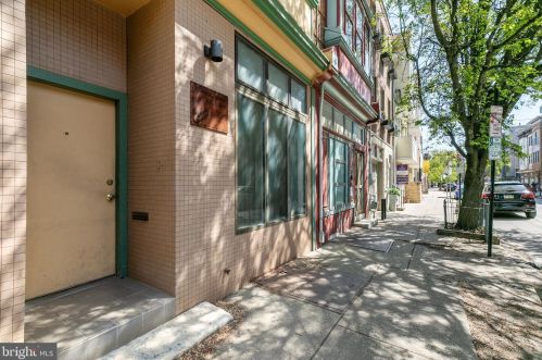735 Bainbridge St, Philadelphia, PA 19147-2006