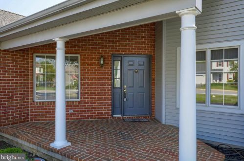 15 Bridle Path, Ephrata, PA 17522-8814