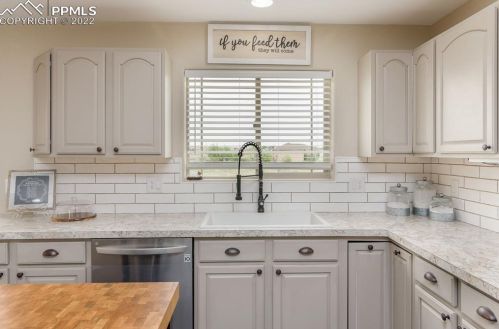 1469 Farley Ave, Pueblo CO  81007-2310 exterior