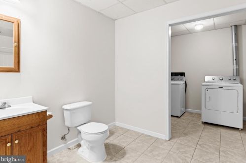 53 Bob White Dr, Harpers Ferry WV  25425-5810 exterior