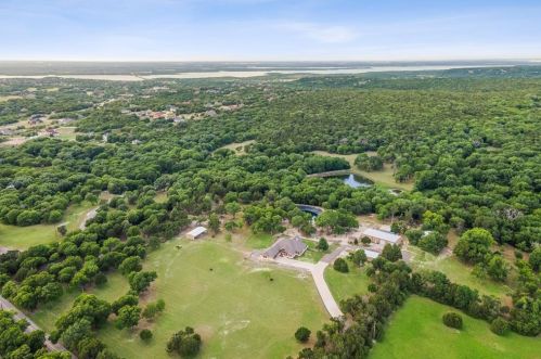 2151 Texas Plume Rd, Cedar Hill TX 75104-3602 exterior