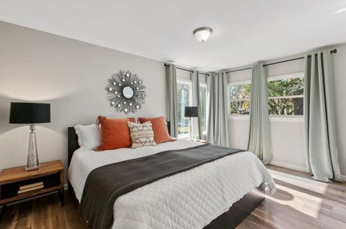 5204 Creekline Dr, Austin TX  78745-2227 exterior