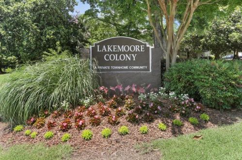276 Lakemoore Dr, Atlanta GA  30342-3829 exterior