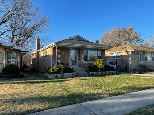 352 Streamside Dr, Dixmoor, IL 60426-1259
