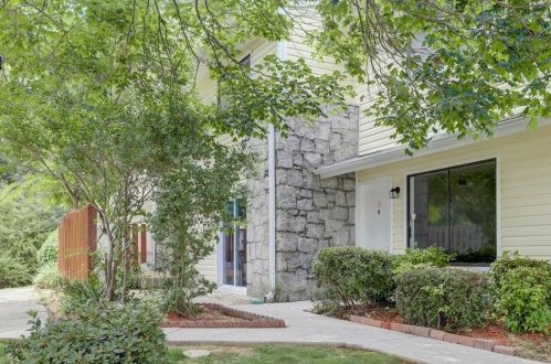 1464 Pine Log Rd, Conyers, GA 30012-4763