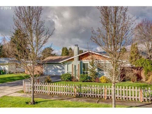 801 Pinehurst Dr, Newberg OR  97132-1616 exterior