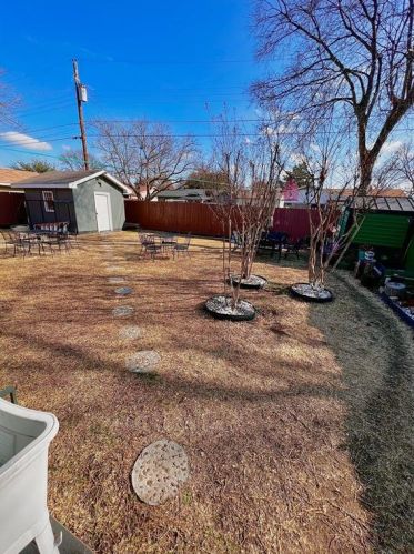 2102 Sam Houston Blvd, Carrollton TX 75006-7648 exterior