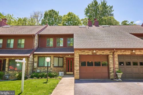 11613 Clubhouse Ct, Herndon, VA 20190-4553