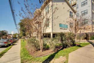 2500 Leon St, Austin TX  78705-4322 exterior