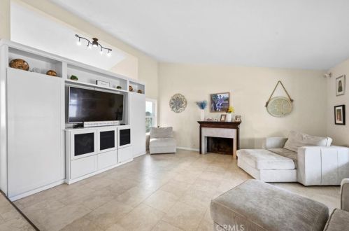 48 Carver, Irvine CA  92620-3319 exterior