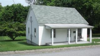600 Dewey St, Anna, IL 62906-1718