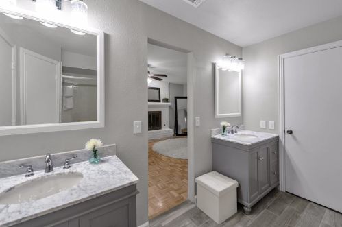 1011 Oxfordshire Dr, Carrollton TX 75007-4817 exterior