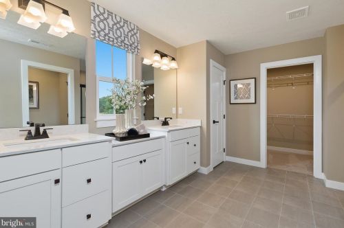 31 Winifred Dr, Hanover PA 17331-9714 exterior