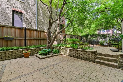 2722 Southport Ave, Chicago, IL 60614-1230