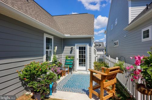 412 Constitution Dr, Ephrata PA  17522 exterior