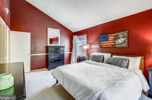 7827 Mulberry Bottom Ln, Springfield VA  22153-2314 exterior