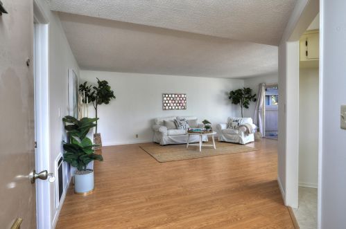 5808 Encina Rd, Santa Barbara, CA 93117-6211