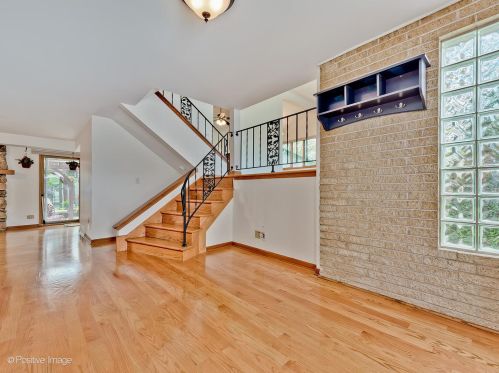 9856 Huber Ln, Niles IL  60714-1015 exterior