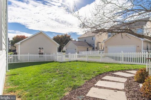 397 Prospect Hill Blvd, Charles Town WV  25414-5437 exterior