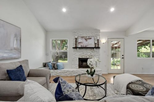 902 Bodark Ln, Austin, TX 78745-5545