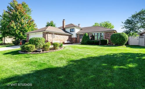 16513 Hillcrest Dr, Tinley Park, IL 60477-8245