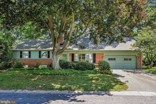 105 Whitney Rd, Lancaster, PA 17603-7021
