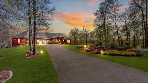 10350 County Road 3, Pine Island, MN 55963-9481