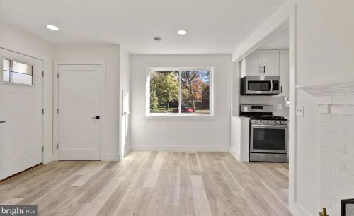 1515 Oakview Dr, Silver Spring MD 20903-2243 exterior