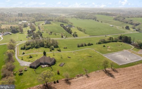 253 Bonnybrook Rd, Carlisle PA 17013-4214 exterior