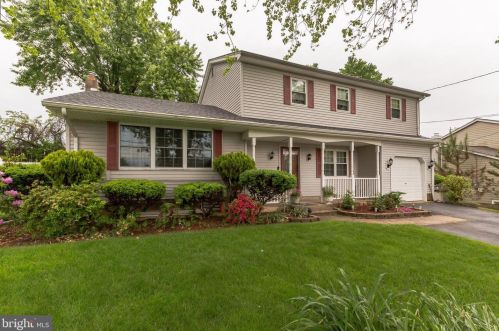 26 Hopatcong Dr, Trenton, NJ 08648-4111