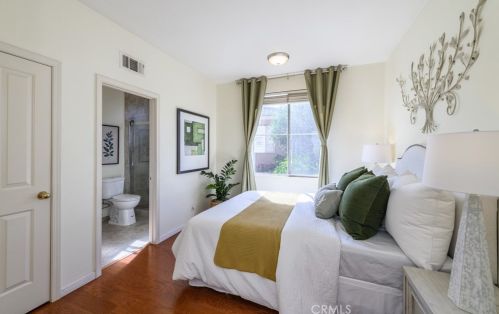 22 Del Ventura, Irvine CA  92606-8857 exterior