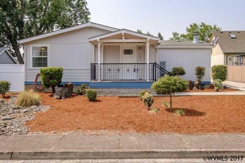 131 Robert St, Dallas, OR 97338-1043