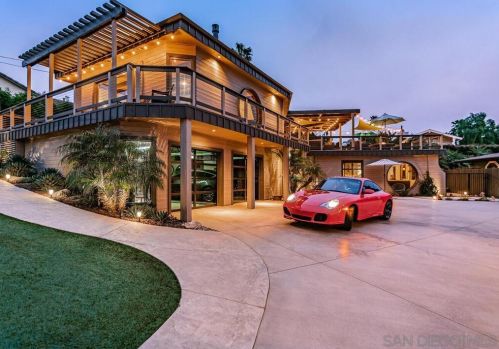 1838 Laurel St, Oceanside, CA 92054