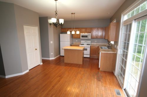 1008 Northside Dr, Joliet, IL 60404-9516