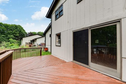 1417 Indian Oaks Trl, Saint Paul MN  55112-1963 exterior