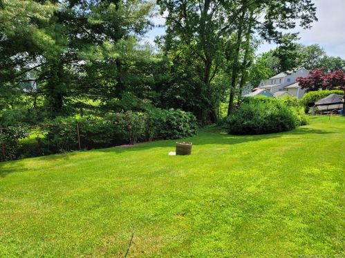 50 Lakeview Dr, Norwalk CT  06850-2018 exterior