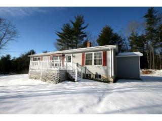 2447 Essex St, Orono, ME 04473-3045