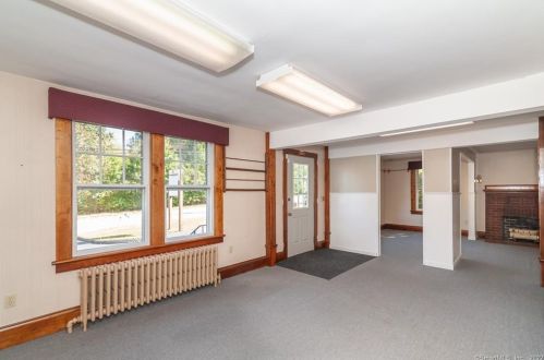 58 Norwich Rd, Quaker Hill CT  06375-1127 exterior