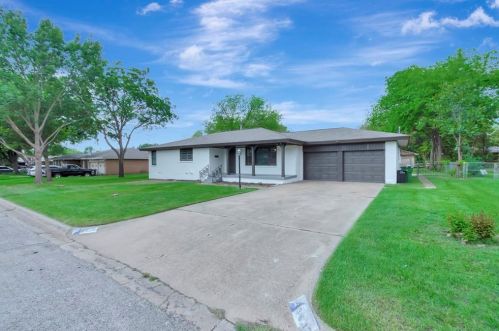 3613 Scranton Dr, Fort Worth TX  76118-5535 exterior