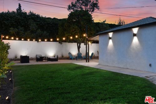15220 Morrison St, Van Nuys CA  91403-1503 exterior