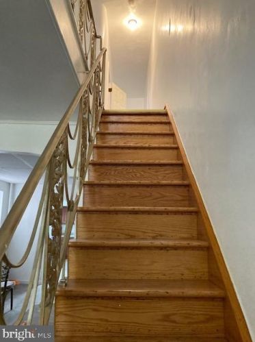 2013 10th St, Philadelphia, PA 19122-0012