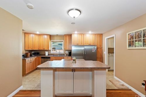 3687 Roslyn St, Riverside CA  92504-3536 exterior