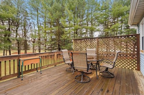 120 Wentworth Dr, Wapping CT  06074-1259 exterior