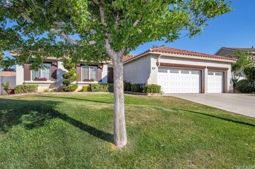 7248 Sunnyslope Dr, Lancaster, CA 93536-7363
