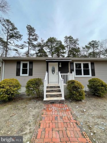 43 Sussex Ln, Browns Mills, NJ 08015-4426