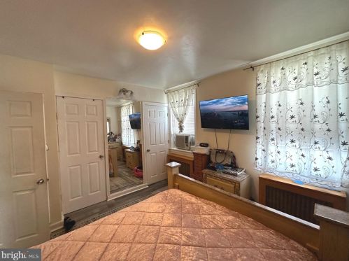 6731 Horrocks St, Philadelphia PA  19149-2211 exterior