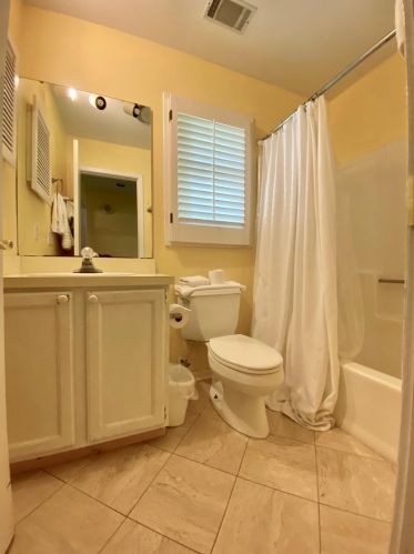 5 Ocean Park Ct, Isle Of Palms SC  29451-2244 exterior