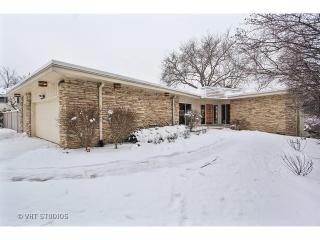 1380 Carol Ln, Bannockburn, IL 60015-2012
