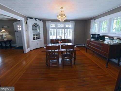 25 Roosevelt Blvd, Lancaster PA  17601-4039 exterior