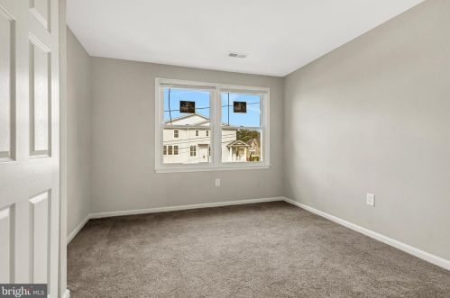 8902 Albert Stewart Ln, Silver Spring MD 20910-1949 exterior